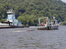 USGS E.D. Cope trawling in the Upper Mississippi River main channel